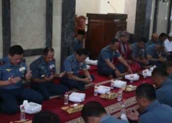 KOARMADA II ADAKAN DOA BERSAMA DI HADIRI KASAL SERTA SELURUH PRAJURIT KOARMADA II