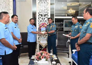 Ketua Umum PPAL Bersama Pengurus Silaturahmi dengan KASAL
