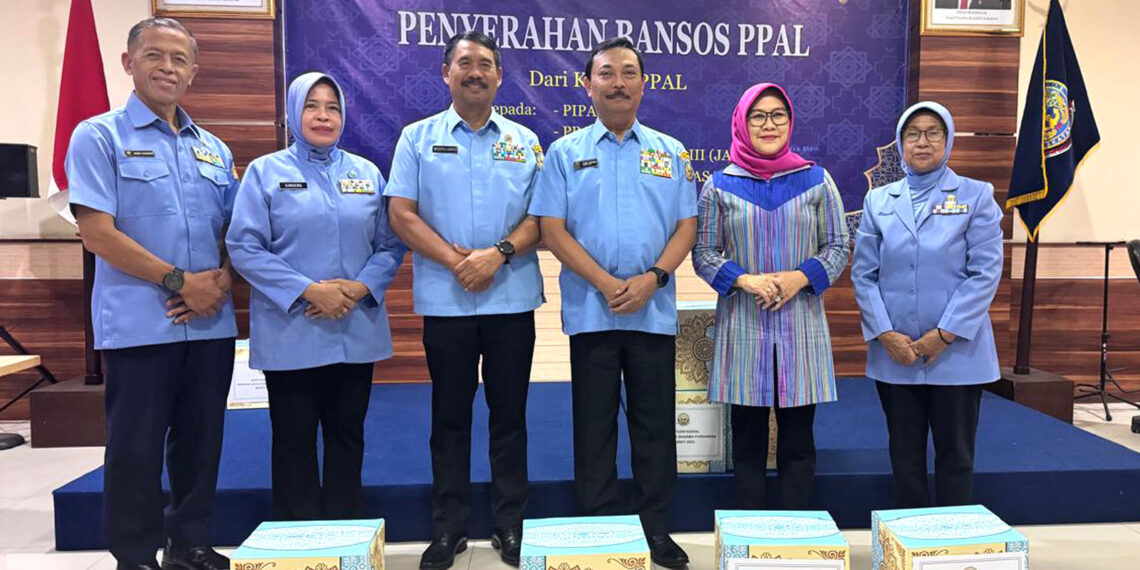 Bulan Ramadan 1446 H, Ketua Umum PPAL Serahkan Bantuan Sosial